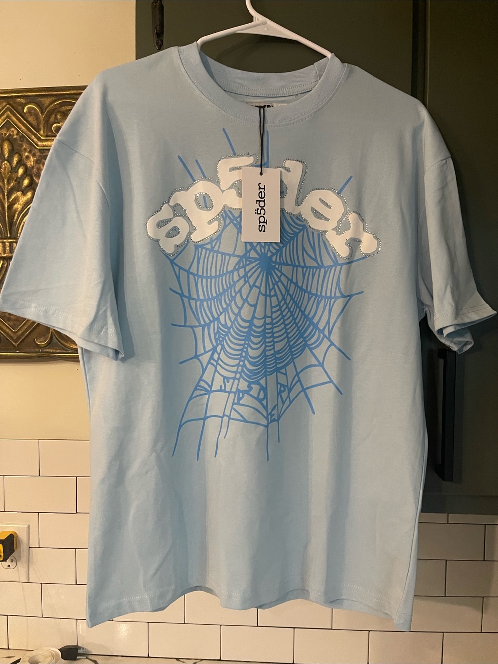 Mens Graphic Design Tee Size S.